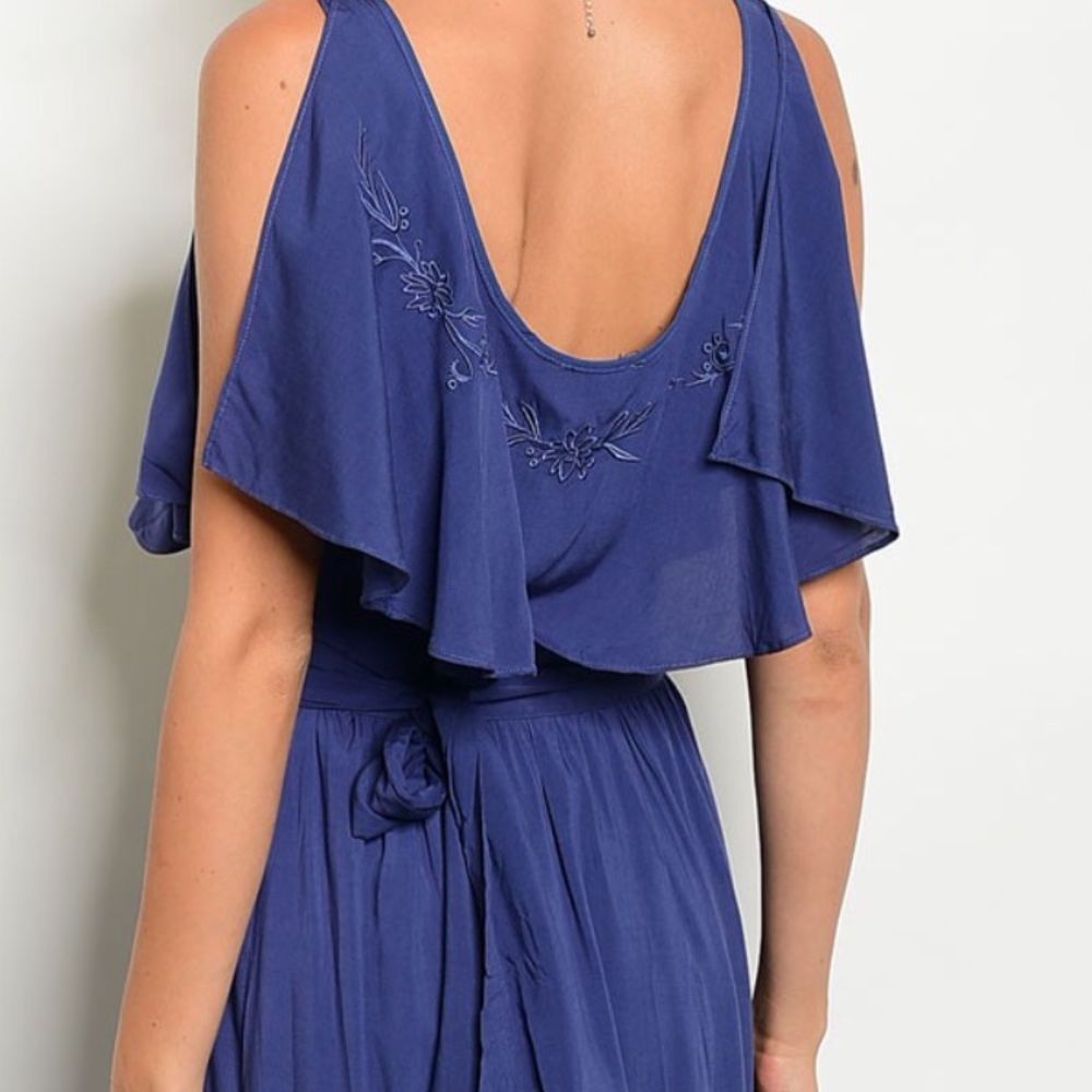 5⭐️ rated Stunning embroidered maxi dress - Picture 3 of 7